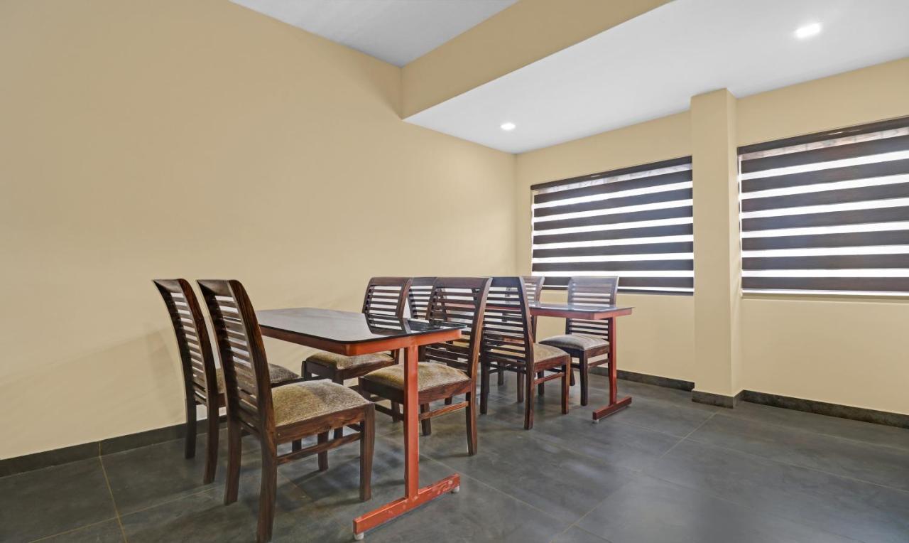 Treebo Grand Vistara Airport Suites Kochi Exterior photo